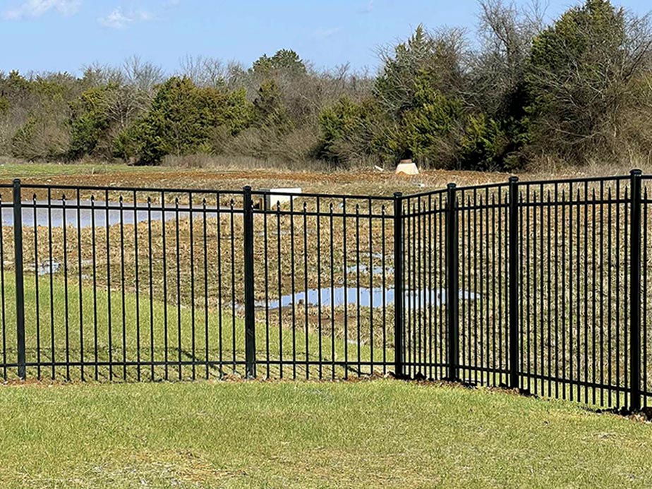 aluminum fence company in the Knoxville Tennessee area.