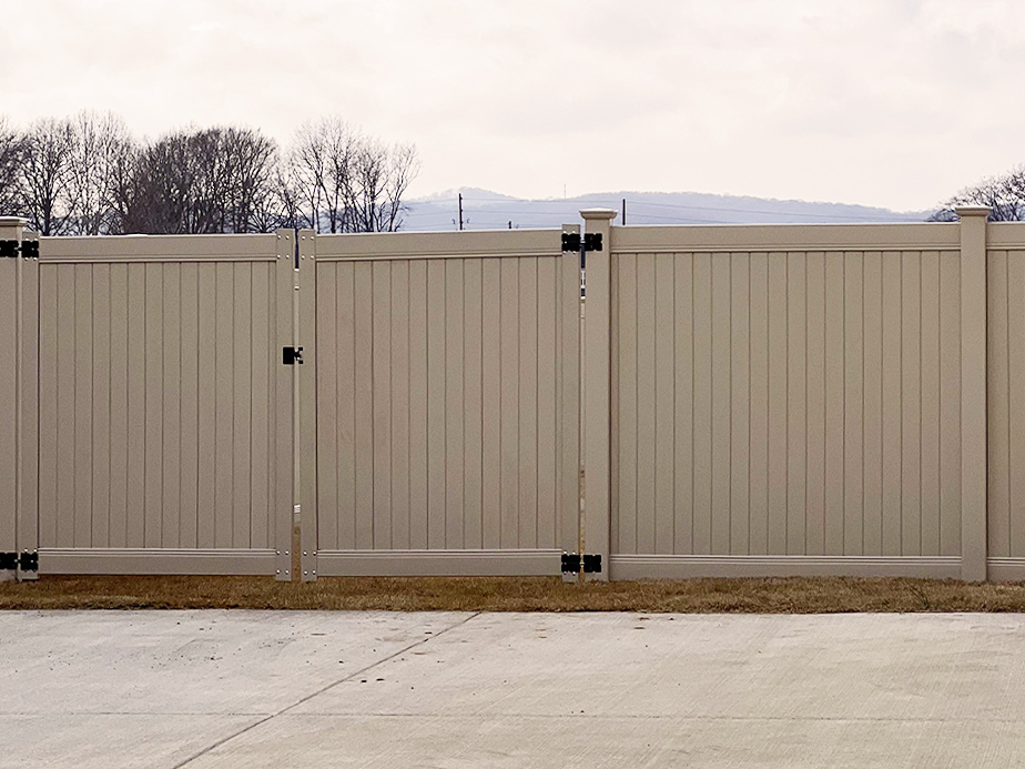 Commercial Vinyl Fence Company In Knoxville Tennessee
