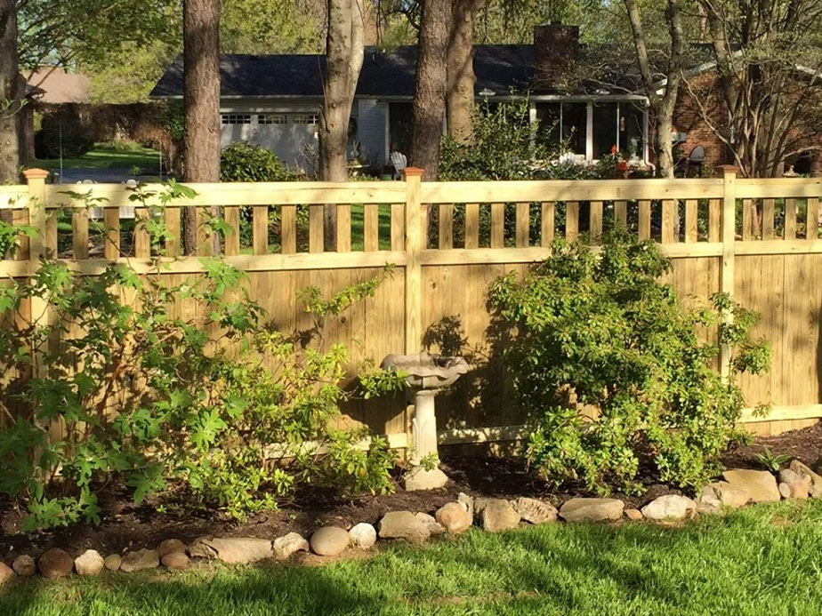 Wood Fence Contractor in Knoxville Tennessee