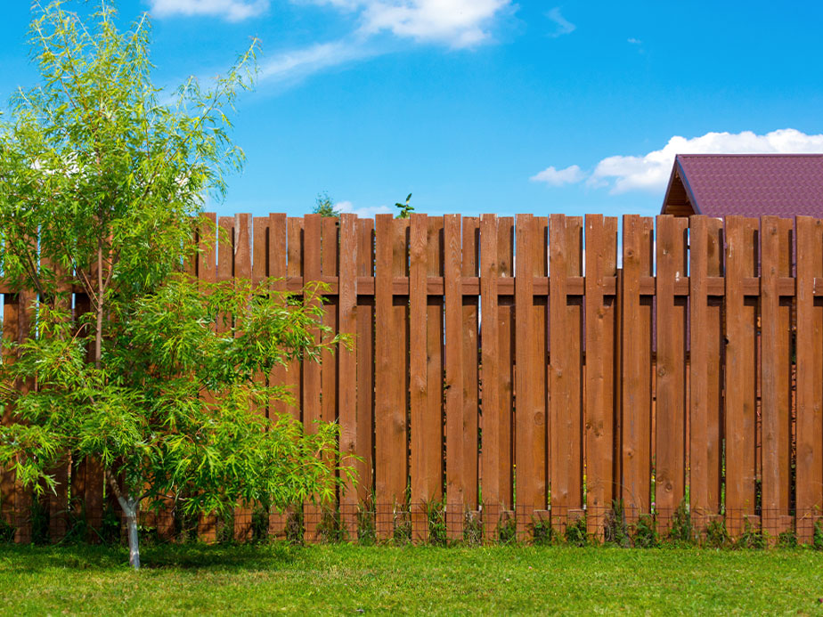 Alcoa TN Shadowbox style wood fence